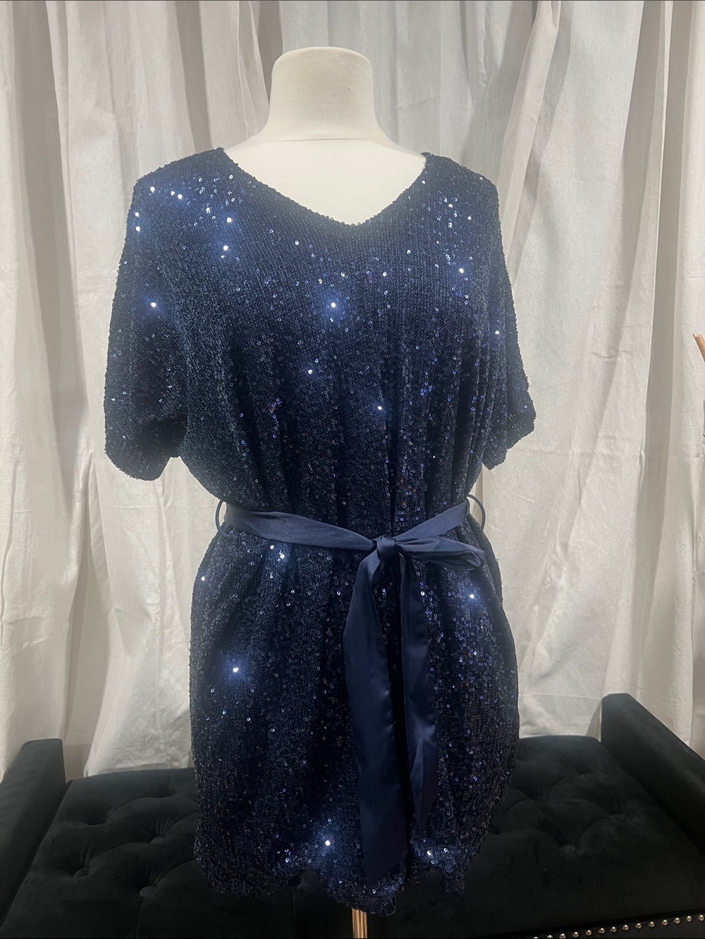 Sadie & Sage Sequined Navy Blue V-Neck Belted Mini Dress
